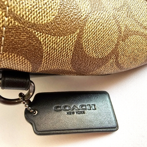 Coach - Unisex Belt Bag / Fanny Pack - Picture 14 of 16